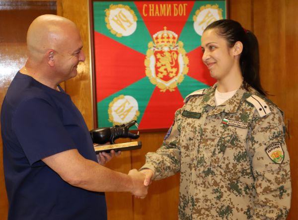 Военни медици с награди след успешна мисия 