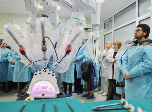 Ден на отворените врати в центъра за роботизирана хирургия в УМБАЛ „Св. Марина“