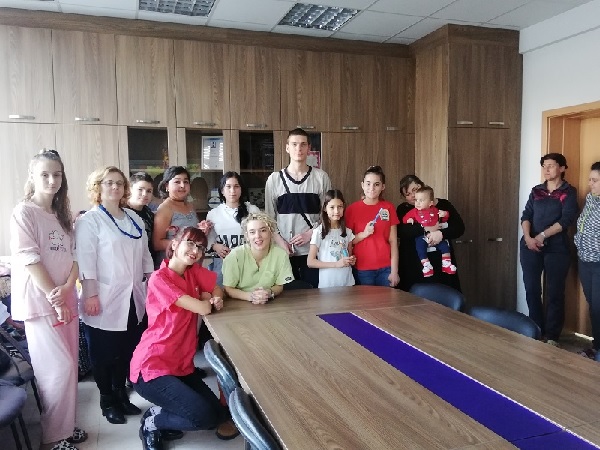 Студенти от МУ-Варна показаха на малки пациенти как да се грижат за зъбите си