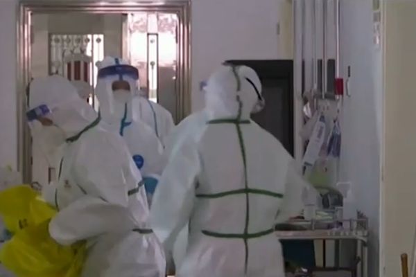 Двама българи сами поискали преглед за коронавируса