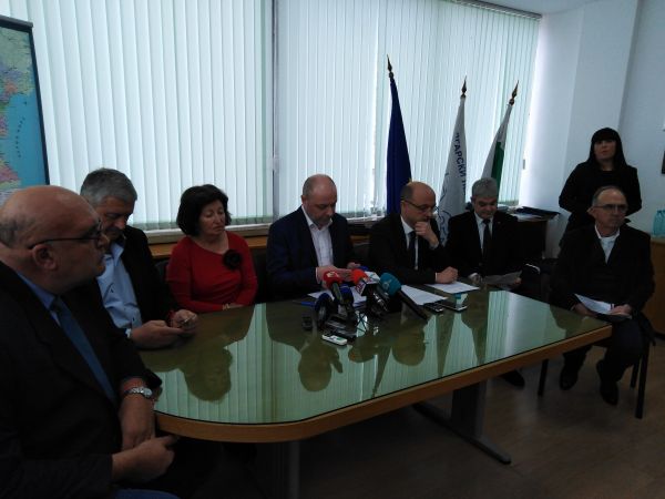 Болнични асоциации, БЛС и БАПЗГ се обединиха срещу начина на протест на медсестрите (Обновена)