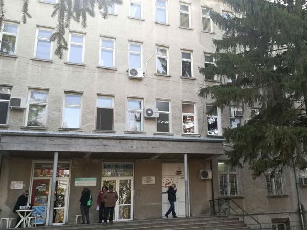 Вандали потрошиха асансьор в МБАЛ - Горна Оряховица