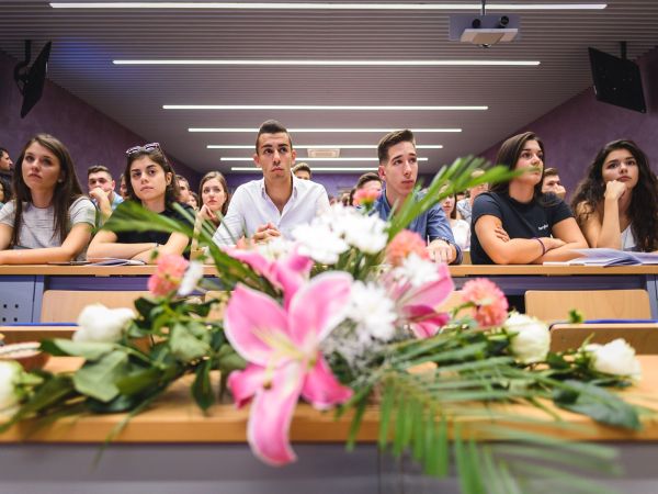 Откриват официално учебната година в МУ - Варна в понеделник