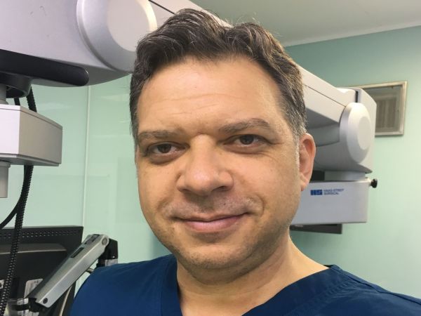 Д-р Асен Хаджиянев: Неврохирургията изисква 100% себеотдаване и дълги години усъвършенстване