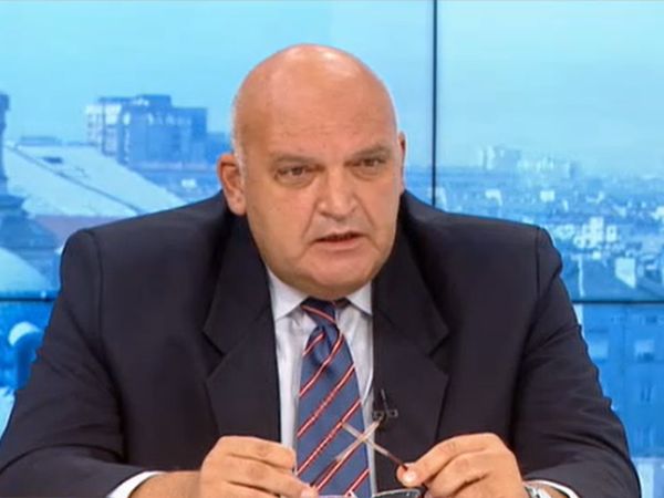 Д-р Брънзалов: Само 15% от пациентите с COVID са в болница, останалите се наблюдават от личните си лекари