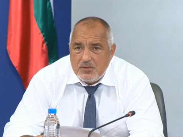 Изнесени пунктове за диагностика пред болниците поиска Борисов