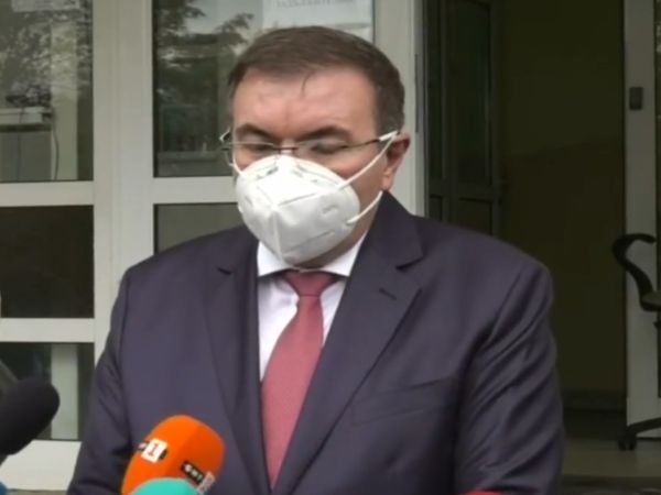 Министърът: До петък ще има изнесени пунктове за COVID-диагностика пред държавните болници