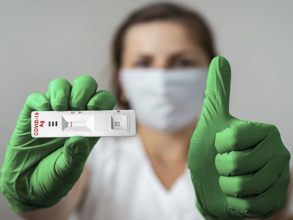 Направление за PCR тест ще се издава и след положителен резултат от бърз антигенен тест