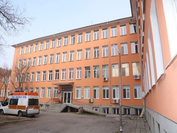 Общинската болница в Елхово спира приема на пациенти с COVID 