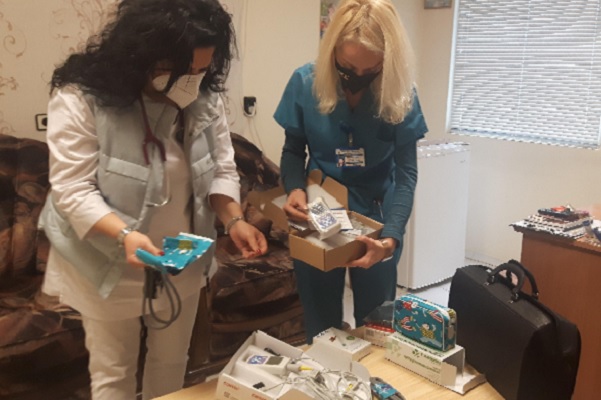 Младоженци дариха парите от букетите на сватбата си на детското отделение в УМБАЛ Бургас