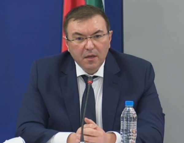10 медици се лекуват от COVID-19 в интензивни отделения към момента