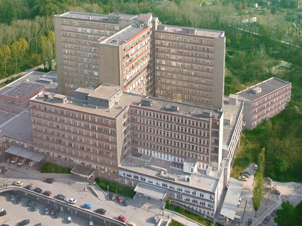 В „УМБАЛ-Пловдив“ диагностицираха 4-килограмова киста у дете на 14 години