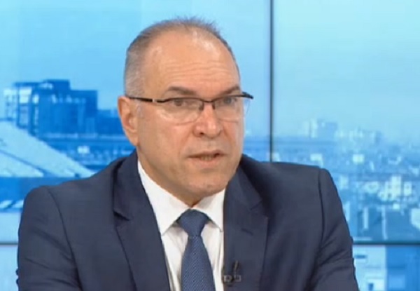 Проф. Богов: Средно по 160 души на ден се записват за пост-COVID рехабилитация