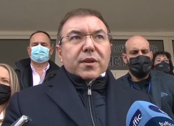 Спирането на „Астра Зенека“ е заради смърт на ваксинирана жена (Обновена)