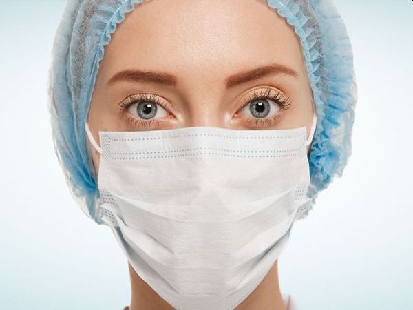 Пернишките болници търсят медсестри за работа на първа линия