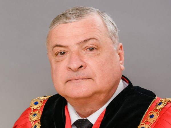 Ректорът на МУ-Варна поздрави лекарите по дентална медицина
