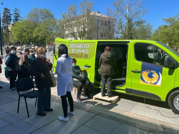 Кампанията „Зрението е всичко! Прегледай се!“ започна при огромен интерес