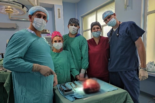 Хирурзи в МБАЛ-Пазарджик отстраниха 5-килограмов тумор