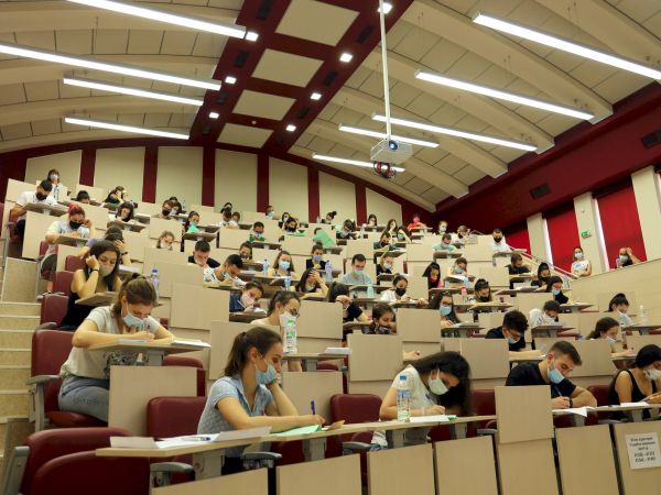 Петима се борят за едно място в МУ-Пловдив