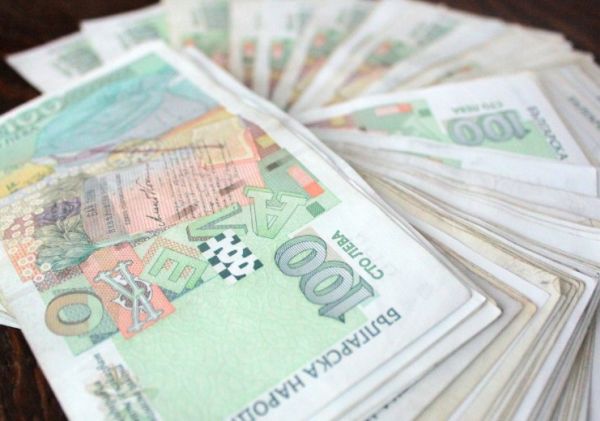Разследват инспектор от РЗИ-Габрово за взимане на подкупи от търговци 