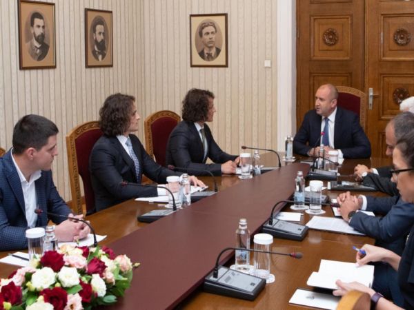 Радев: Реформите в здравната система зависят в голяма степен от младите медици