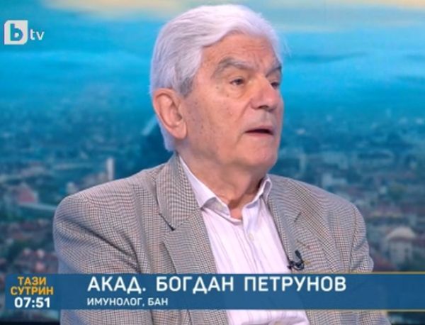 Акад. Петрунов: Ваксинацията трябва да бъде задължителна за учители, лекари и всички, които работят с хора 