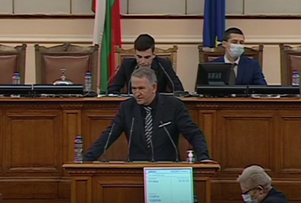 Кацаров: Има 6-валентни ваксини, има и заместители на липсващите лекарства