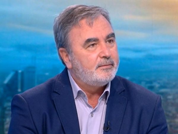 Доц. Кунчев: Новата вълна ще ни достигне след празниците, на 4-5 януари ще видим отново пик