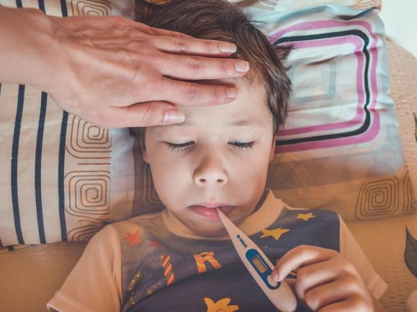 Тригодишно дете от София боледува от грип и COVID едновременно