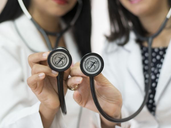 Община Главиница планира отпускането на стипендии на студенти в медицински