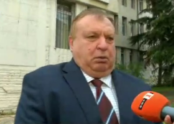 Село Опан търси смел аптекар, който да работи три дни в седмицата