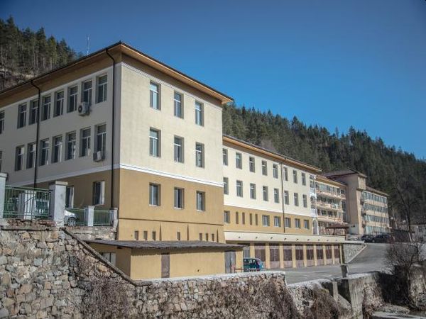 След като тържествено бяха изпратени зрелостниците от Випуск 2022 в