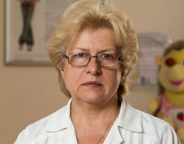 Доц д р Радка Савова завършва медицинско образование през 1979