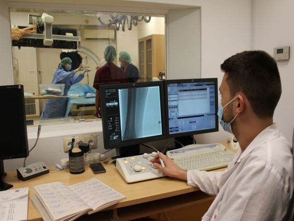 С модерен ангиограф Клиниката по съдова хирургия на УМБАЛ Бургас отпушва артериите на краката