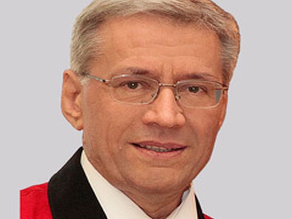 Кабинетът предлага на президента да награди с орден Св Св