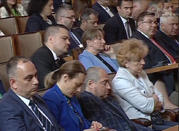 Депутатите гледат Държавния бюджет