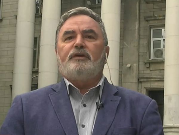 Доц. Кунчев: Мерките трябва да се вземат сега, за да не се стигне отново до препълнени болници