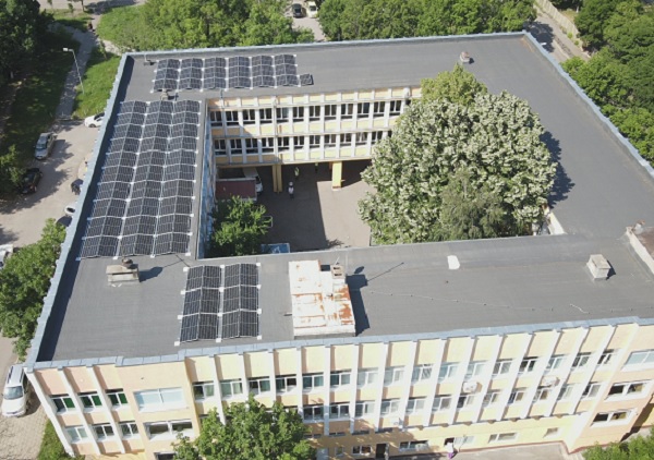 ДКЦ 12 вече има изградена фотоволтаична инсталация за производство на