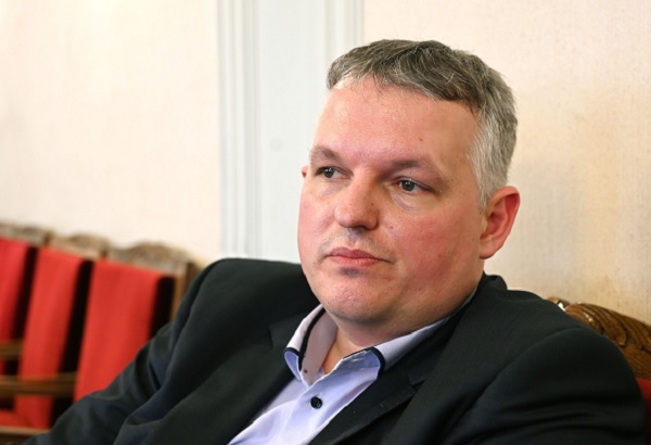 Въпреки решението на ВАС с което се отмениха задължителните условия