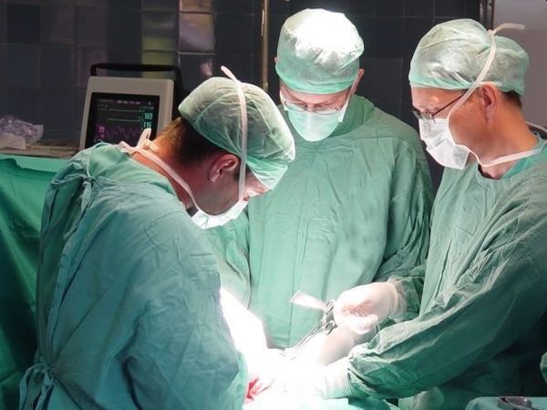 Екипът по трансплантации в хърватската болница Меркур за първи път