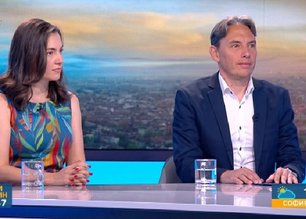 Доц. Пандов: Няма риск за плащанията към болниците заради увеличените заплати