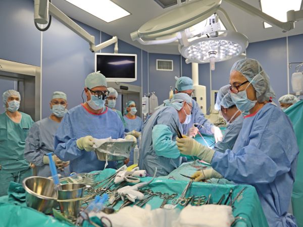 Специалисти от Военномедицинска академия (ВМА) извършиха поредна чернодробна трансплантация, съобщават