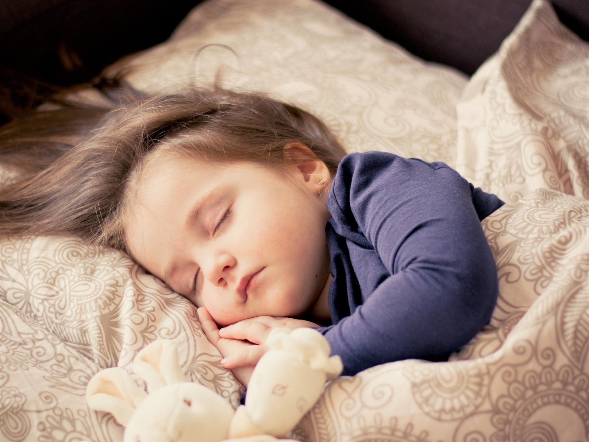 Българските деца не спят достатъчно и в много случаи сънят
