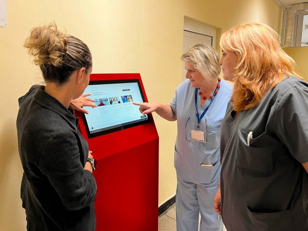 Компютърен гид за пациенти със слухови нарушения разположиха в УМБАЛ