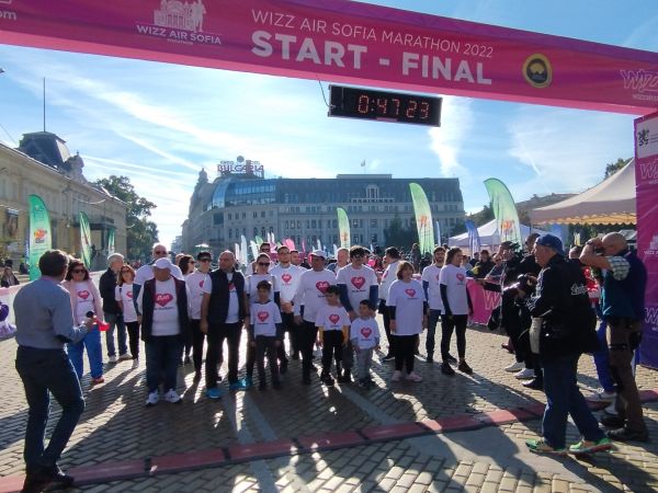 Над 30 души – трансплантирани пациенти лекари и поддръжници на