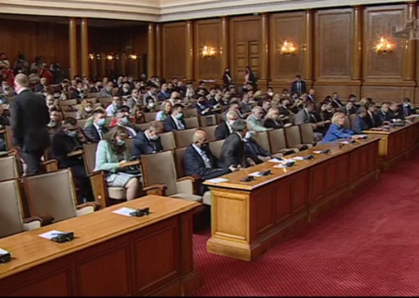 48-ят парламент без д-р Хасан Адемов и проф. Георги Михайлов
