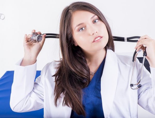 Близо 80 от работещите медици в активна възраст у нас