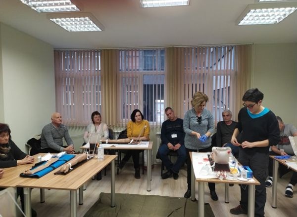 221 служители от спешните отделения клиники на болниците с над 50