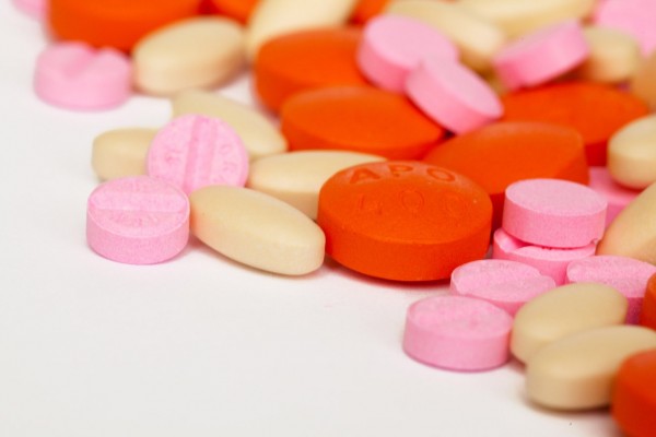 Недостигът на лекарства и особено на антибиотици е постоянен проблем