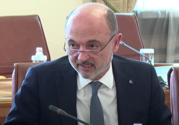 Меджидиев: Чрез публично-частно партньорство може да се разкрият навсякъде денонощни аптеки